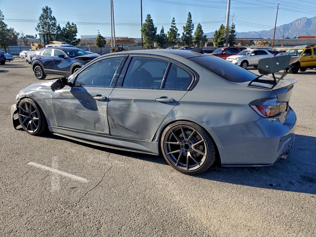 2013 BMW 335 I - Фото 2