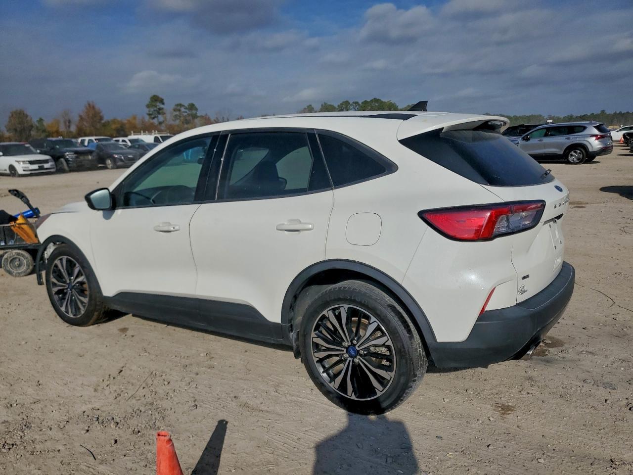 2022 Ford Escape Se - Фото 2