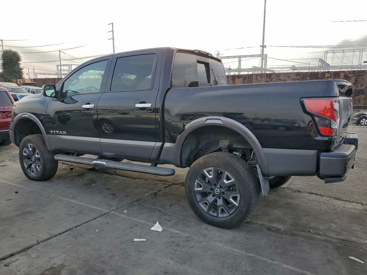 2021 Nissan Titan Sv - Фото 2