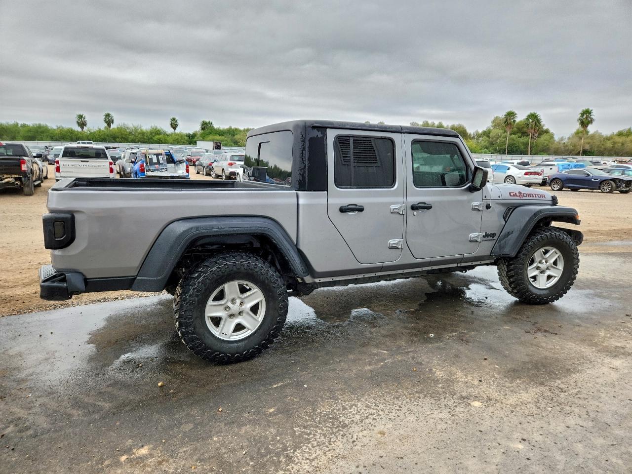 2020 Jeep Gladiator Sport - Фото 3