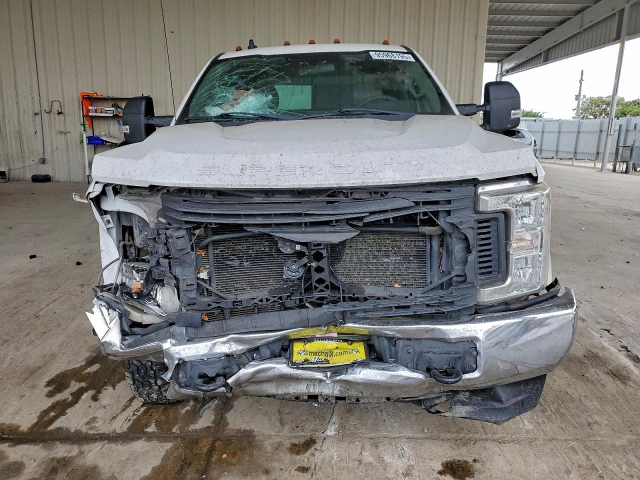 2019 Ford F250 Super Duty - Image 5
