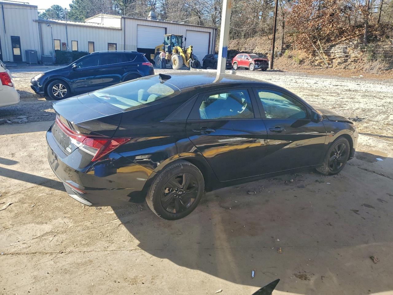 2023 Hyundai Elantra Sel - Image 3