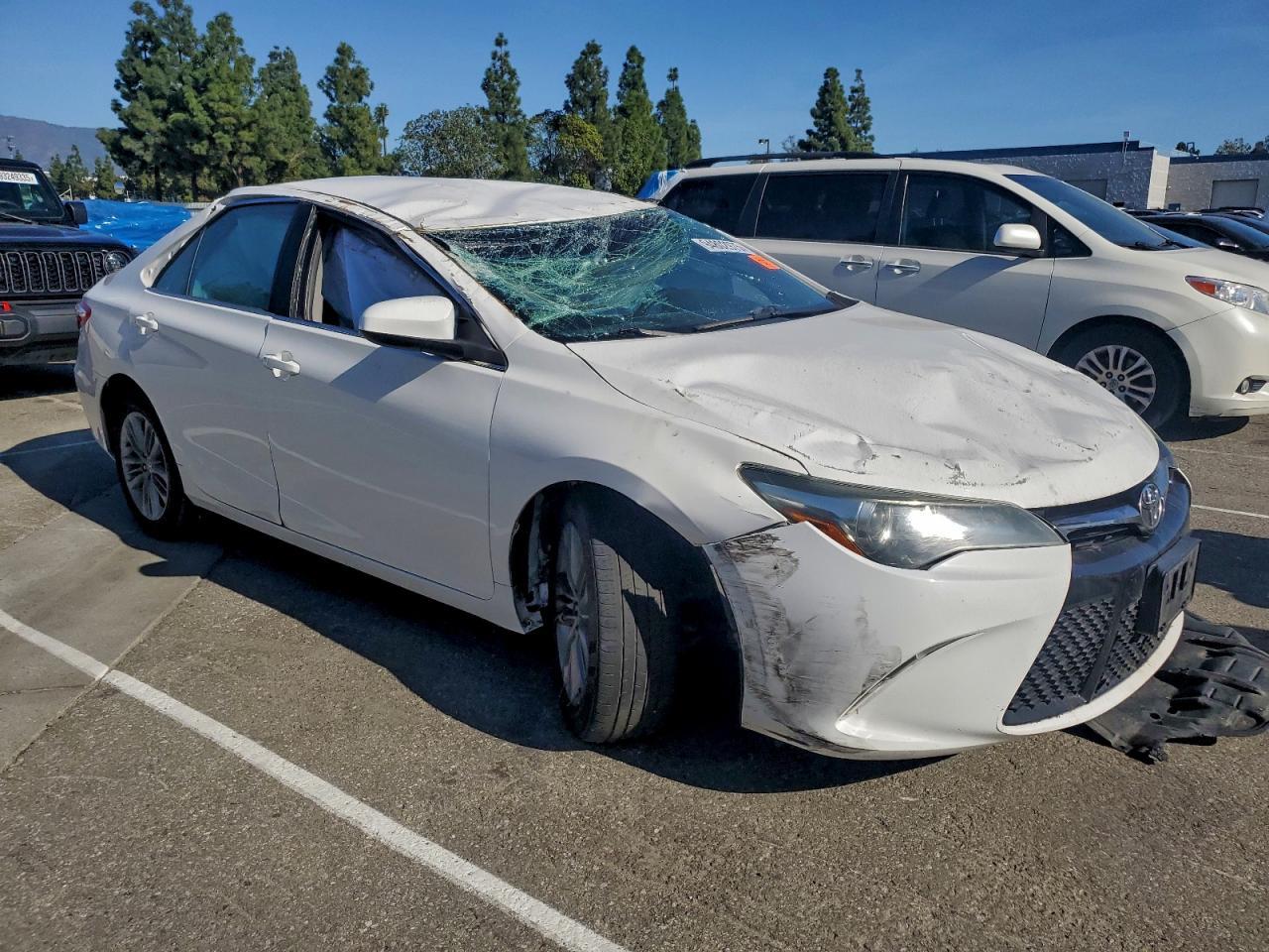 2015 Toyota Camry Le - Фото 4