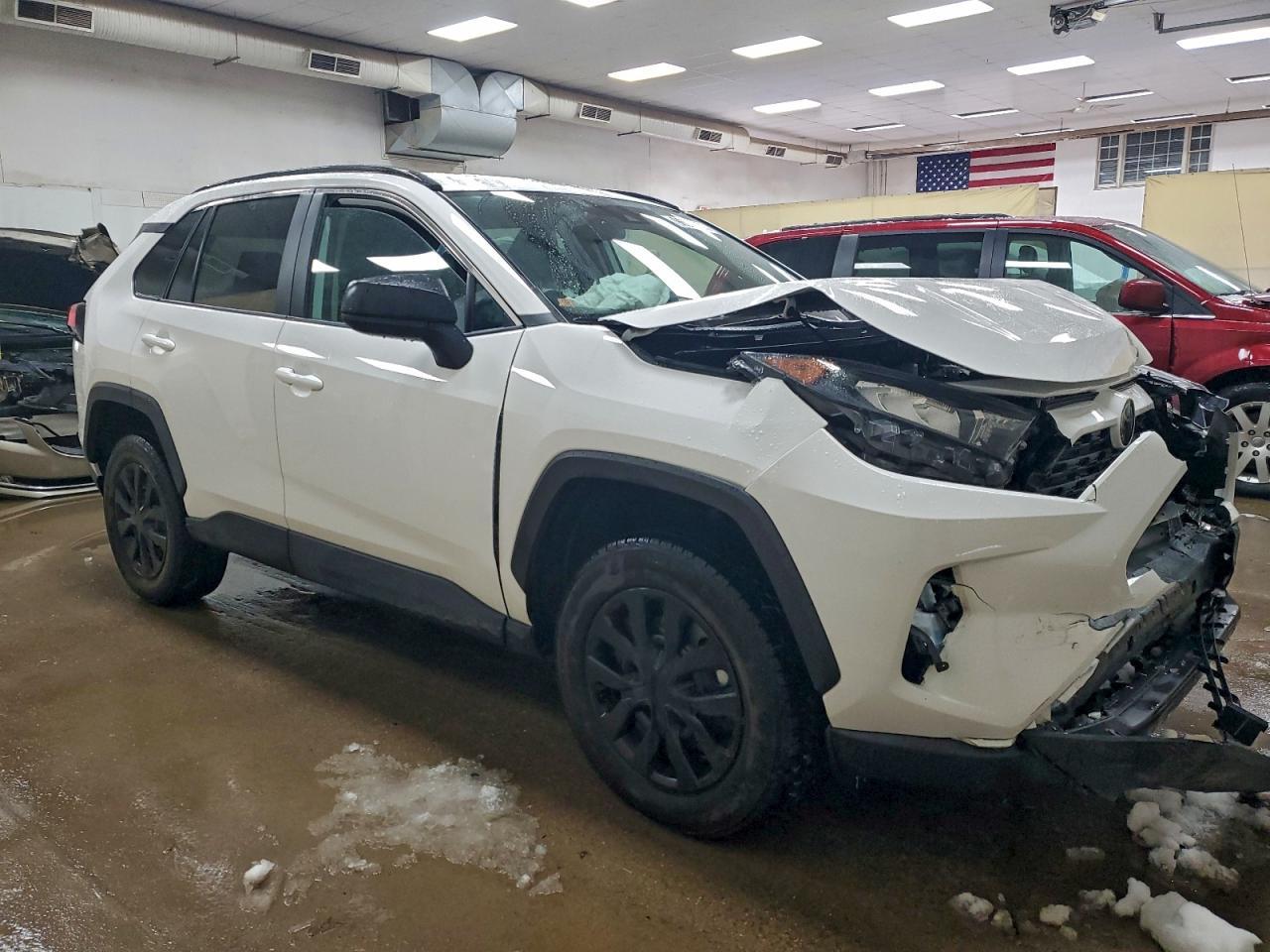 2021 Toyota Rav4 Le - Фото 4