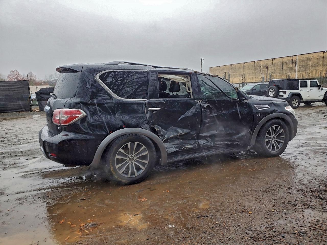 2020 Nissan Armada Sv - Image 3