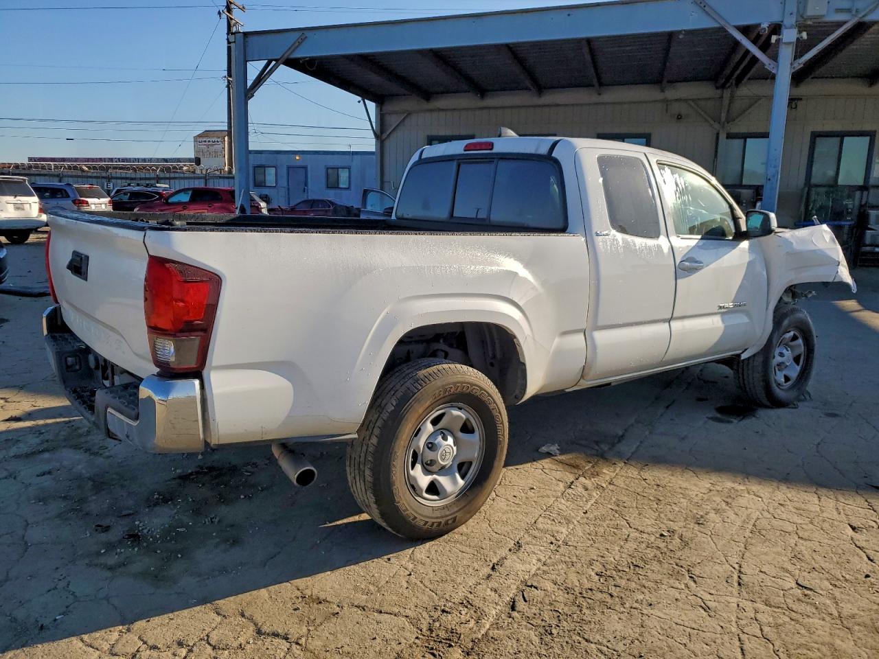 2018 Toyota Tacoma Access Cab - Фото 3