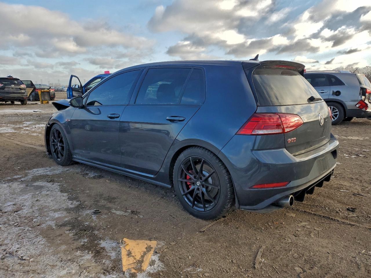 2021 Volkswagen Gti S - Фото 2