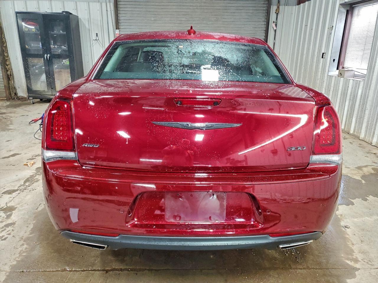 2023 Chrysler 300 Touring L - Фото 6