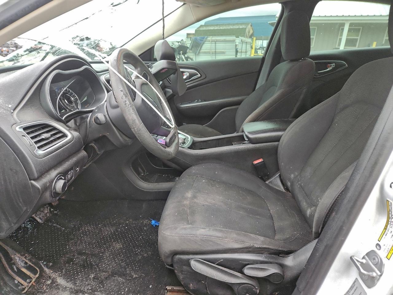 2015 Chrysler 200 Limited - Фото 7