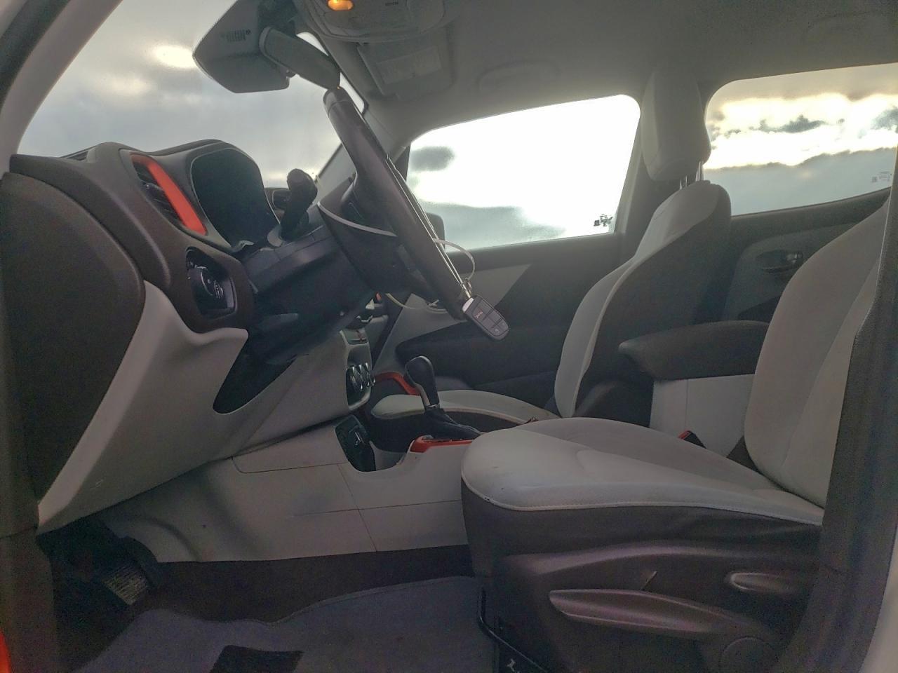 2017 Jeep Renegade Latitude - Image 7