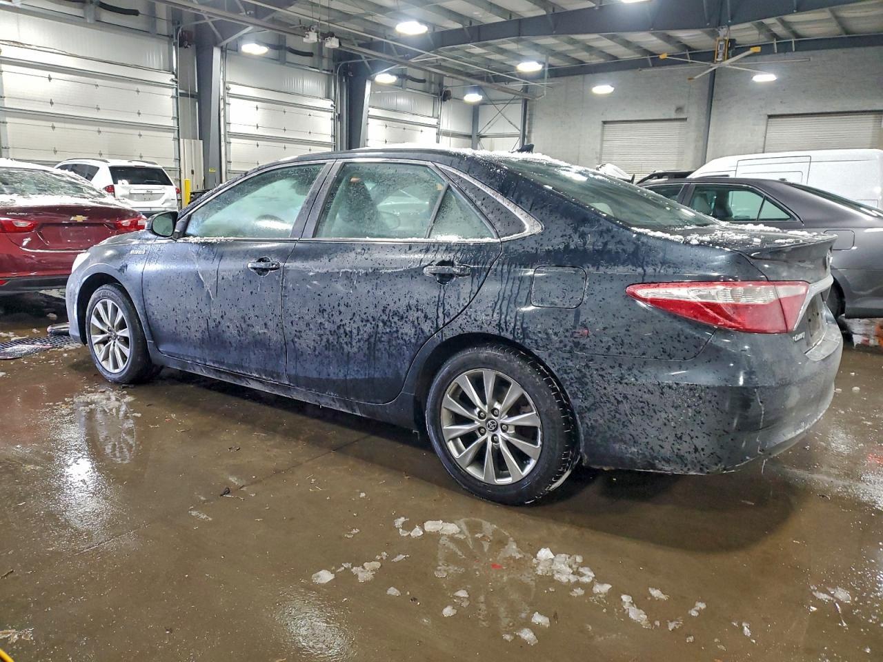 2017 Toyota Camry Hybrid Xle - Фото 2