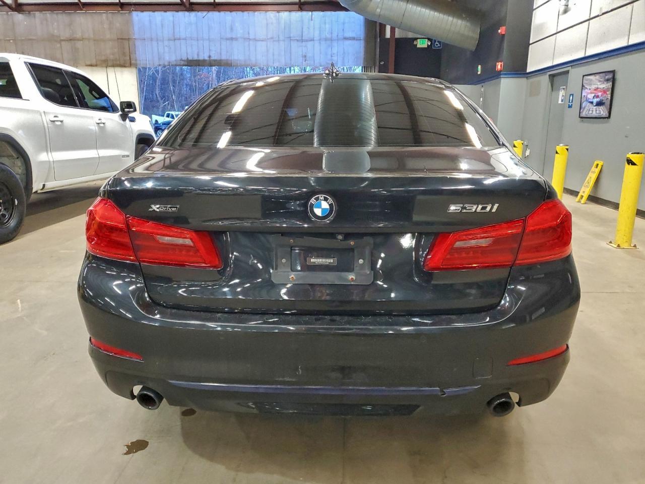 2019 BMW 530 Xi - Фото 6