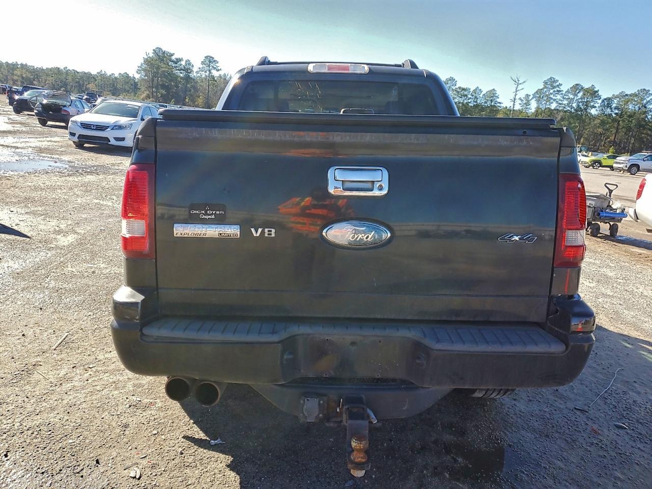 2007 Ford Explorer Sport Trac Limited - Image 6