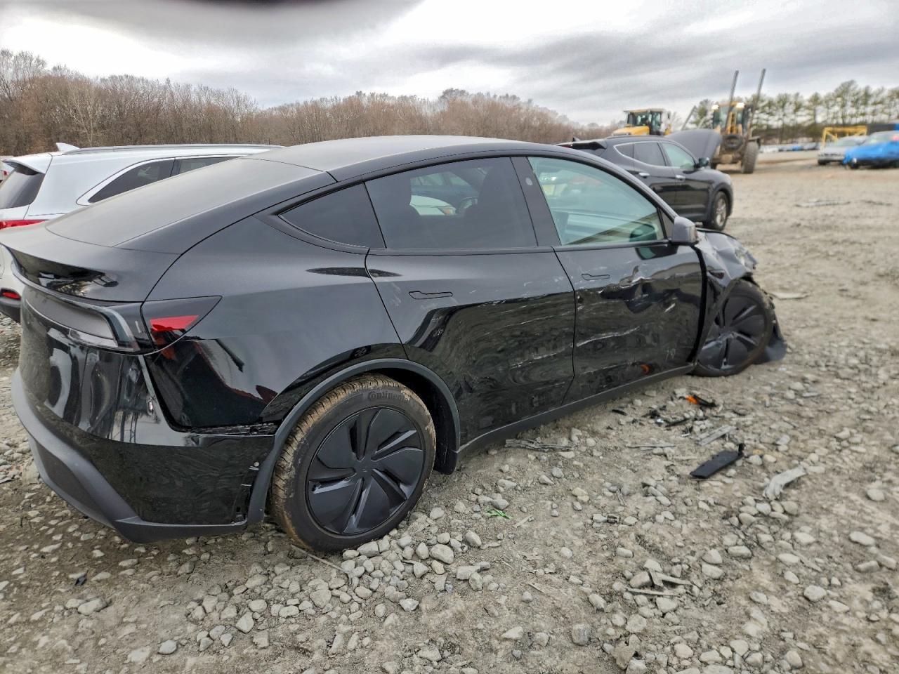 2026 Tesla Model Y - Фото 3