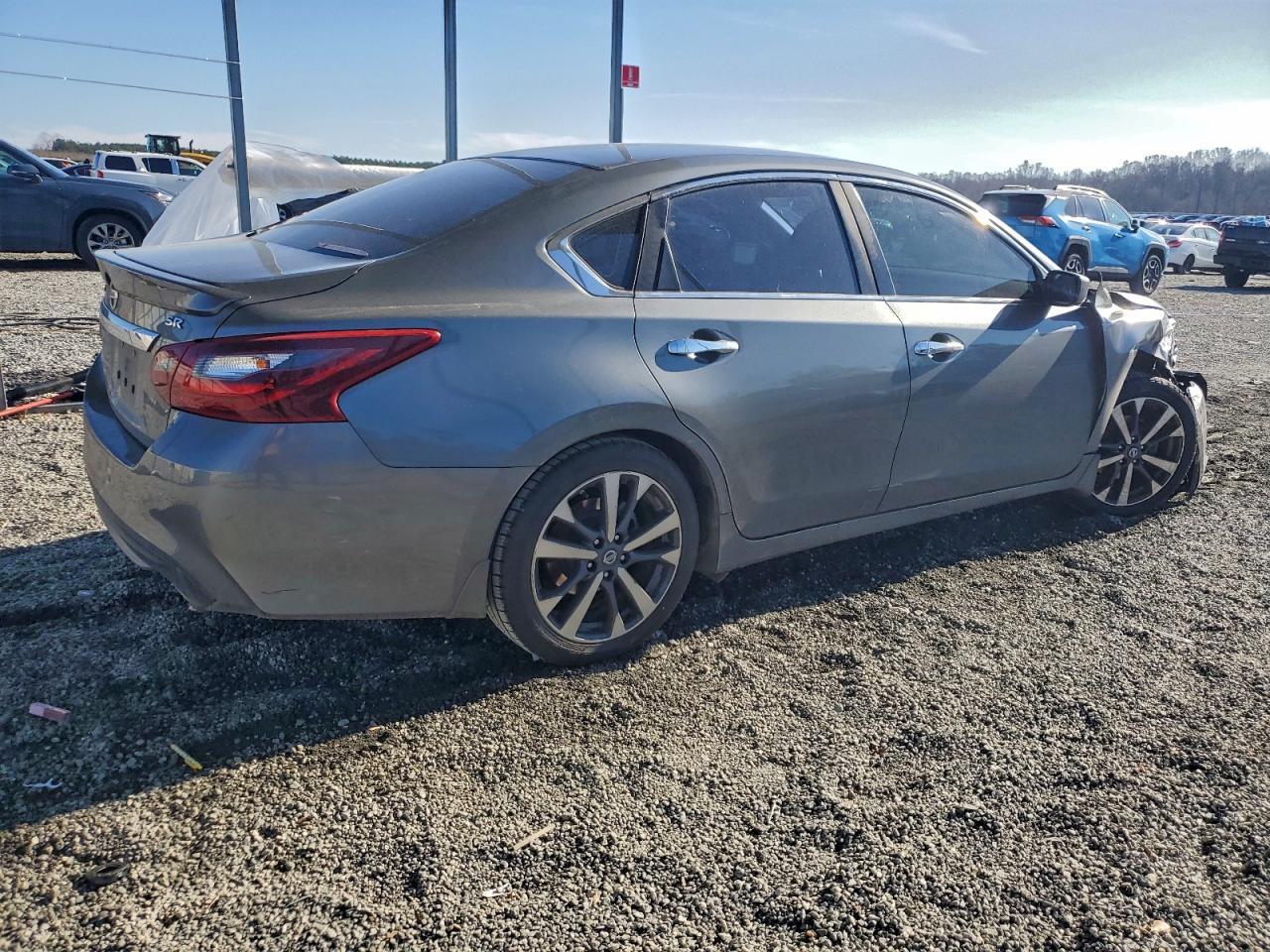 2017 Nissan Altima 2.5 Sr - Фото 3