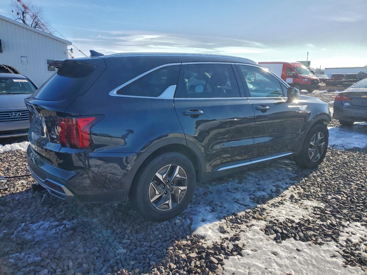 2022 Kia Sorento S - Фото 3