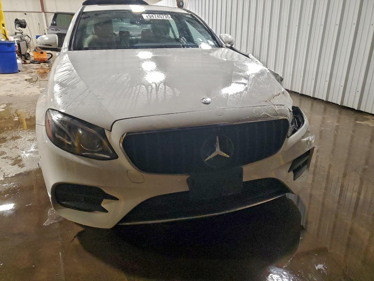 2017 Mercedes-Benz E 300 4Matic - Фото 5