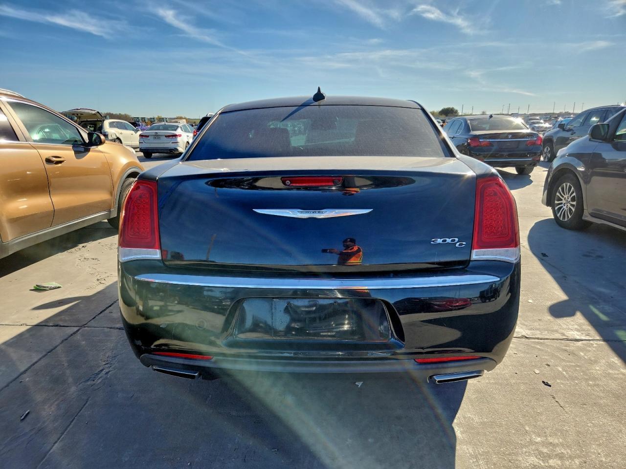 2016 Chrysler 300C - Фото 6