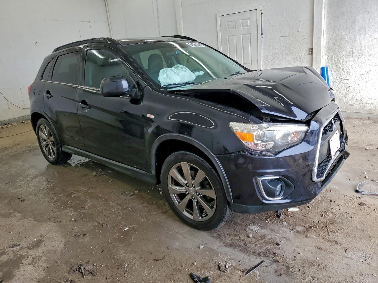 2013 Mitsubishi Outlander Sport Le - Image 4