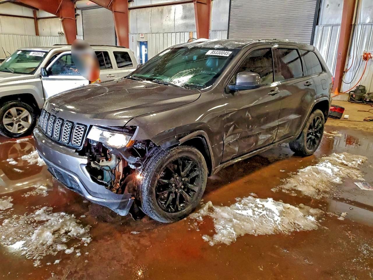2020 Jeep Grand Cherokee Laredo