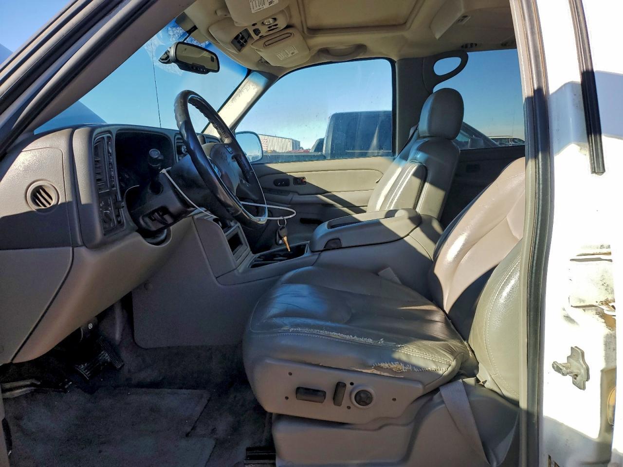 2004 Chevrolet Suburban K1500 - Фото 7