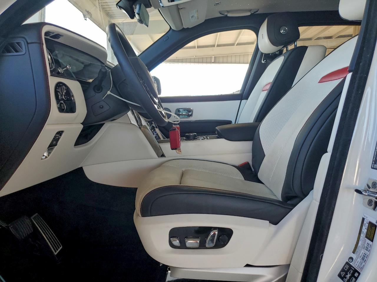 2025 Rolls-Royce Cullinan - Image 7