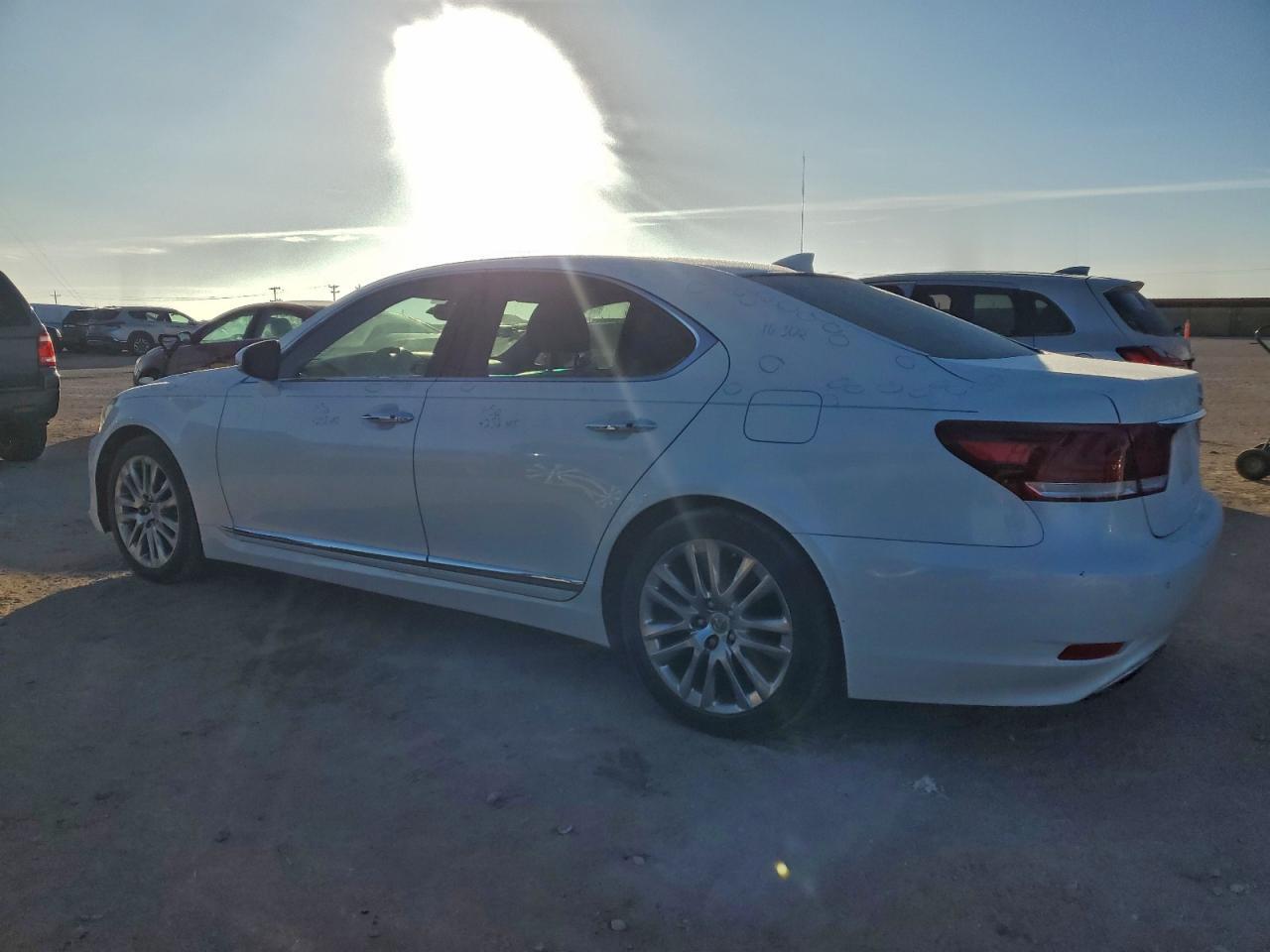 2014 Lexus Ls 460 - Image 2