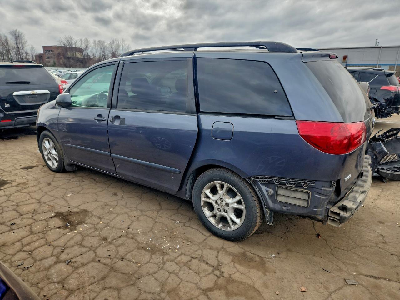 2006 Toyota Sienna Xle - Фото 2