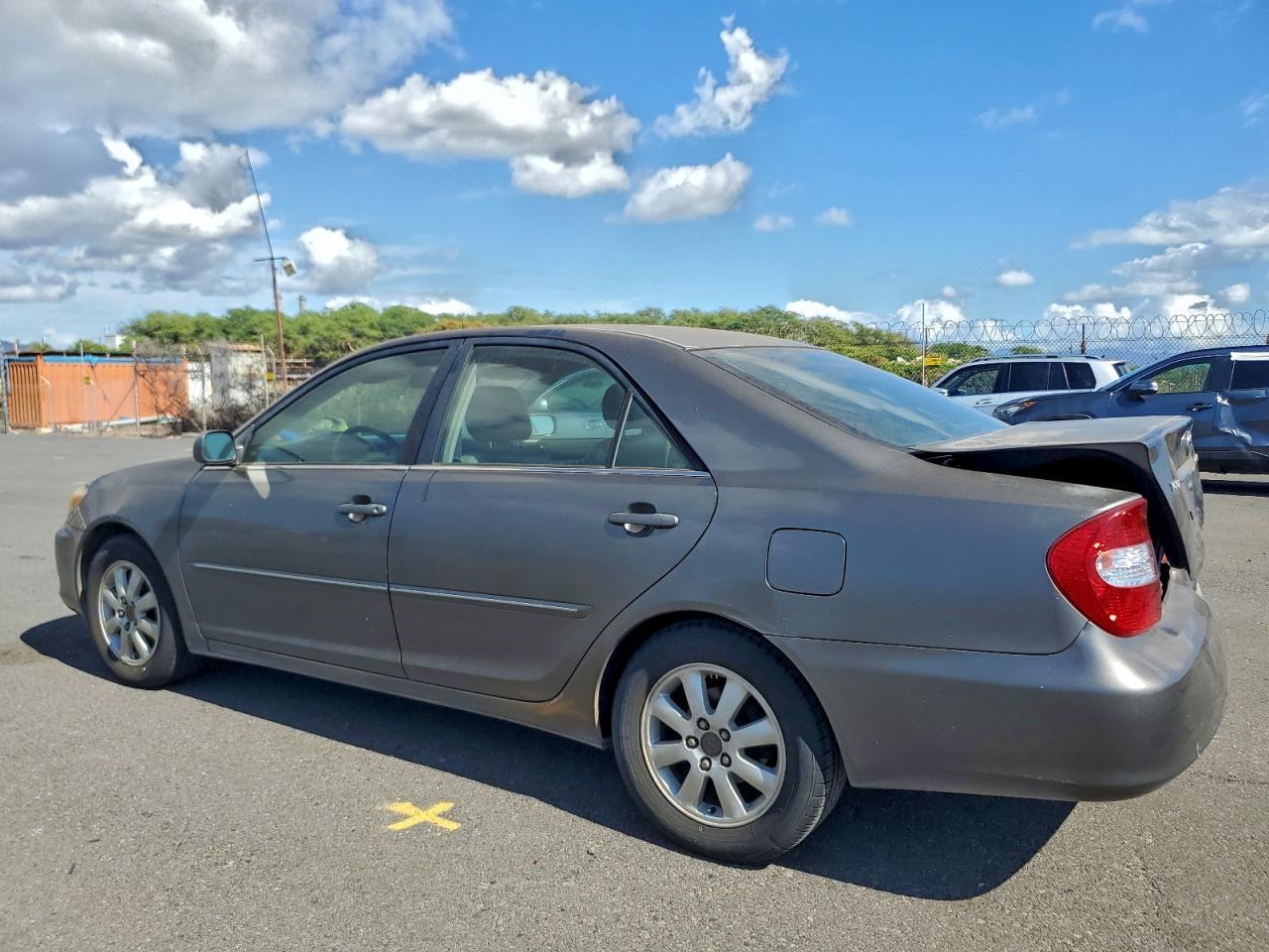 2004 Toyota Camry Le - Фото 2