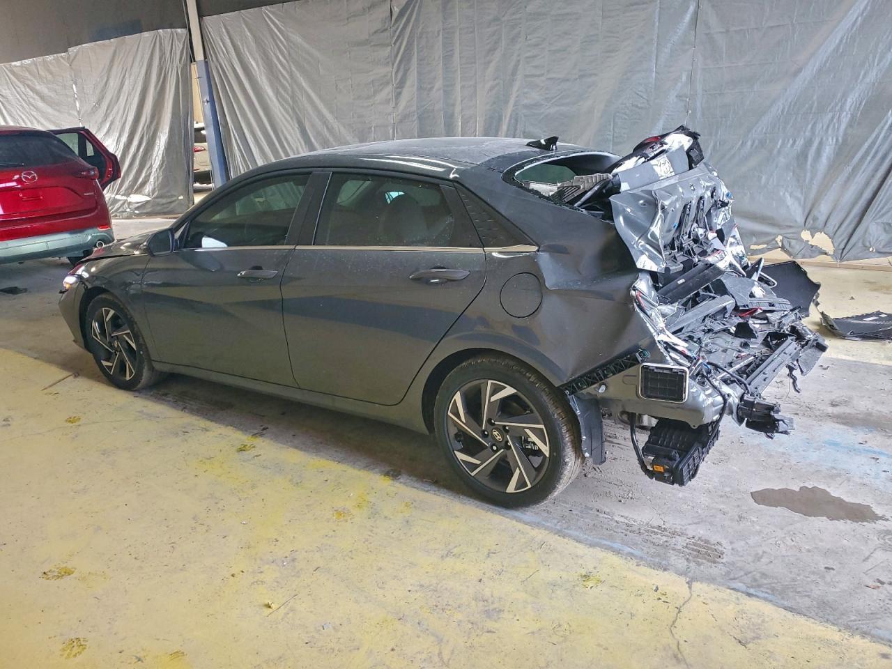 2025 Hyundai Elantra Limited - Фото 2