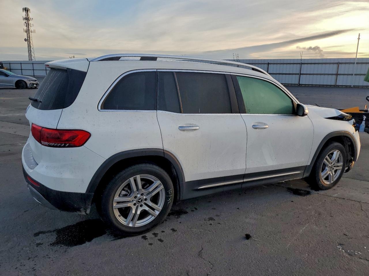 2020 Mercedes-Benz Glb 250 - Image 3