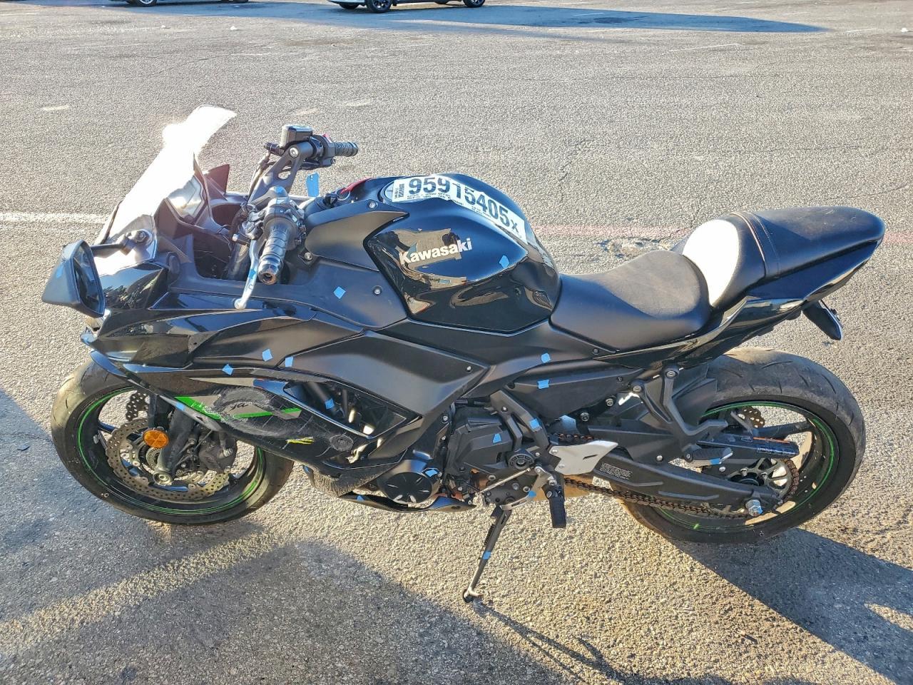 2025 Kawasaki Ex650 R - Фото 3