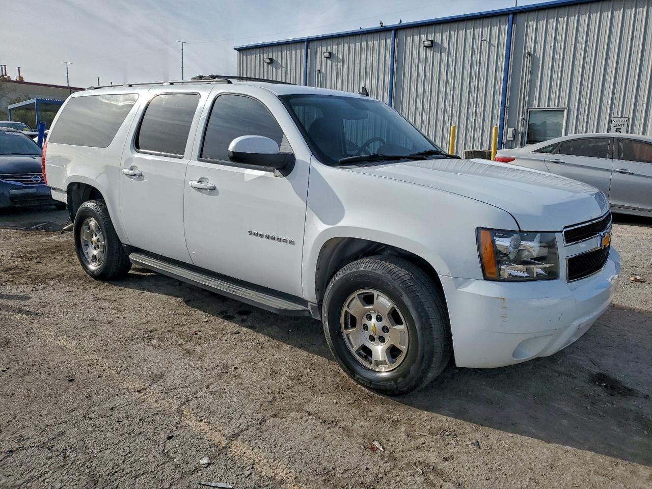 2011 Chevrolet Suburban C1500 Ls - Фото 4
