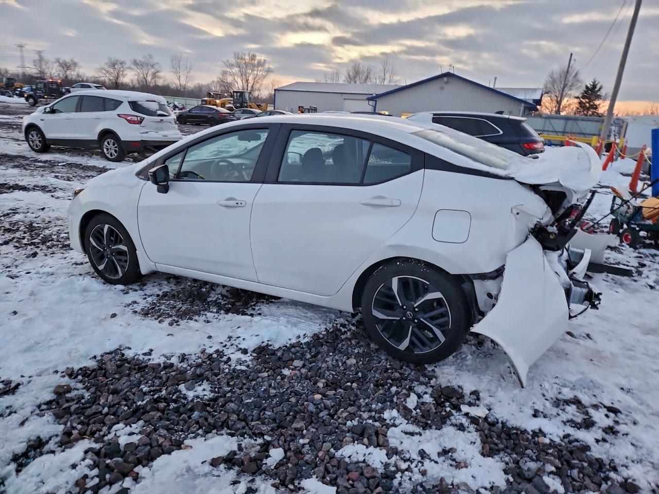 2024 Nissan Versa Sr - Фото 2