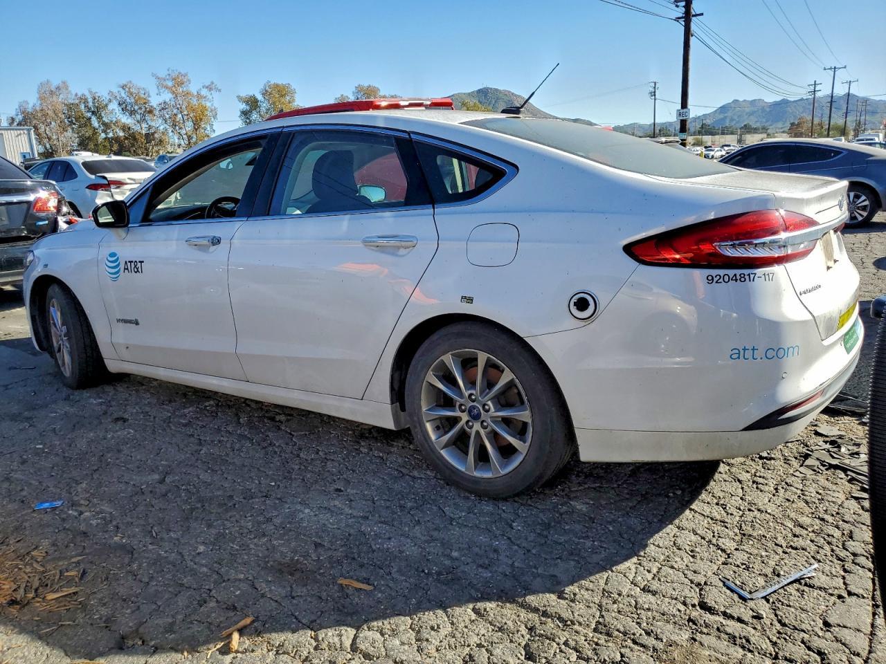 2017 Ford Fusion Se Hybrid - Фото 2