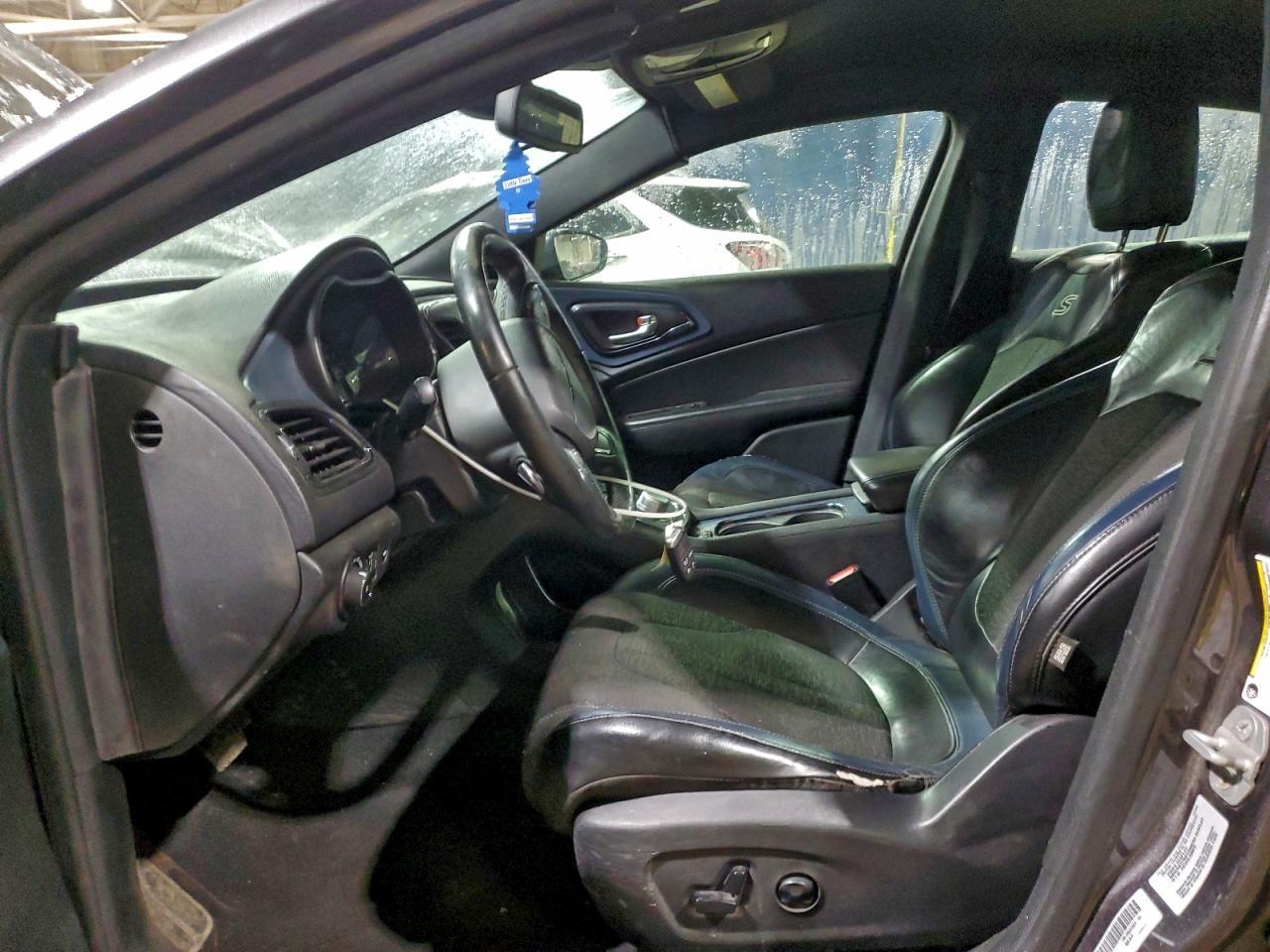 2015 Chrysler 200 S - Image 7