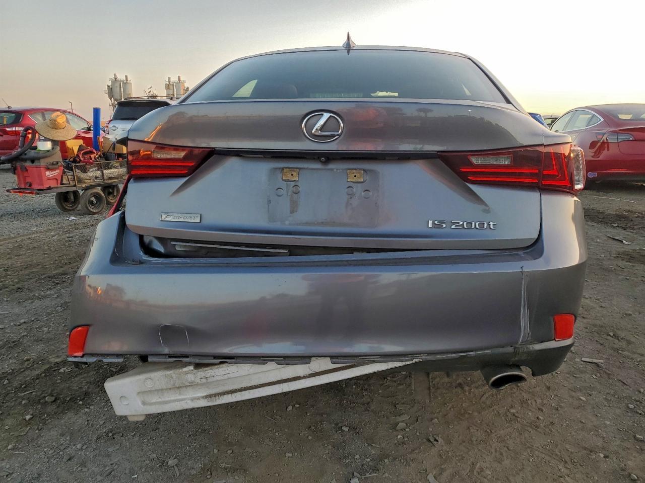 2016 Lexus Is 200T - Фото 6