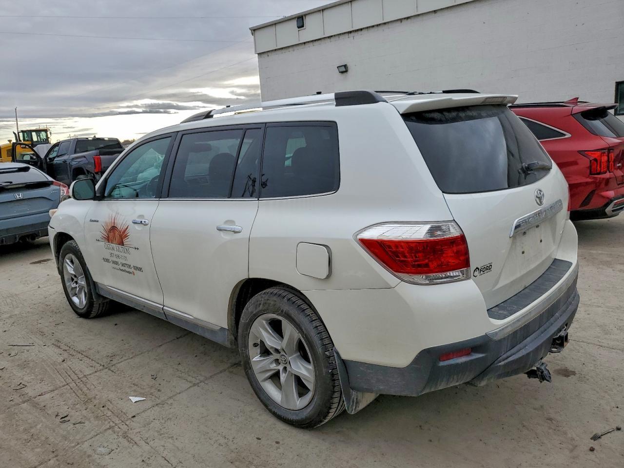 2012 Toyota Highlander Limited - Image 2