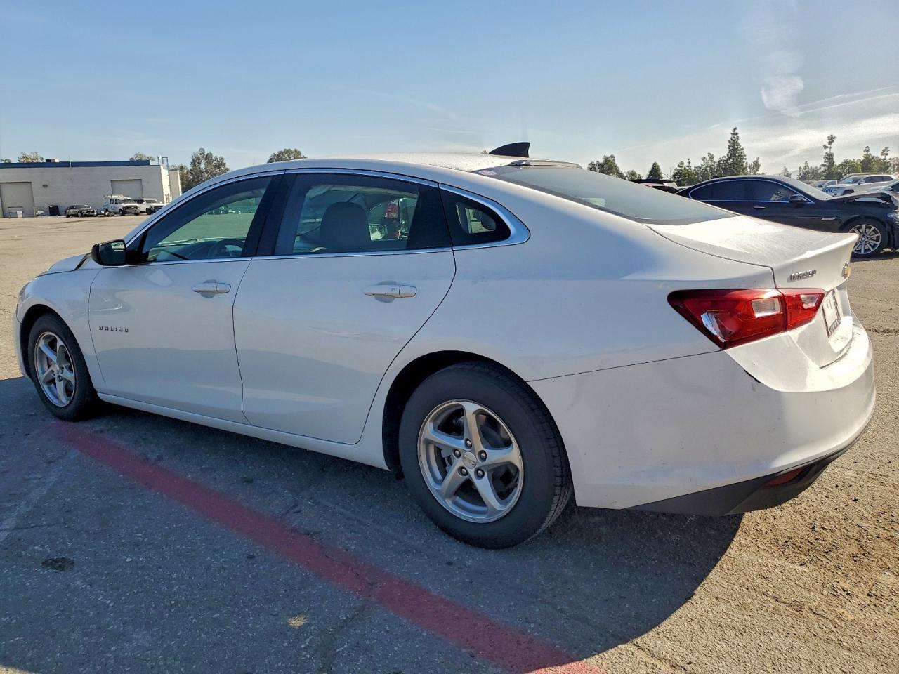 2018 Chevrolet Malibu Ls - Фото 2