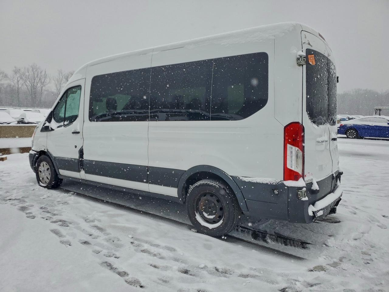 2016 Ford Transit T-350 Passenger Van - Фото 2