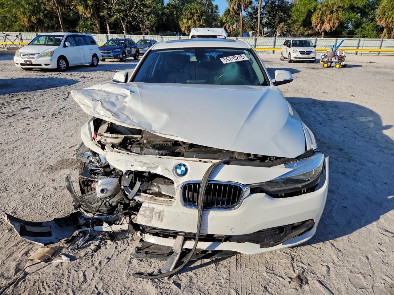2017 BMW 320 I - Фото 5