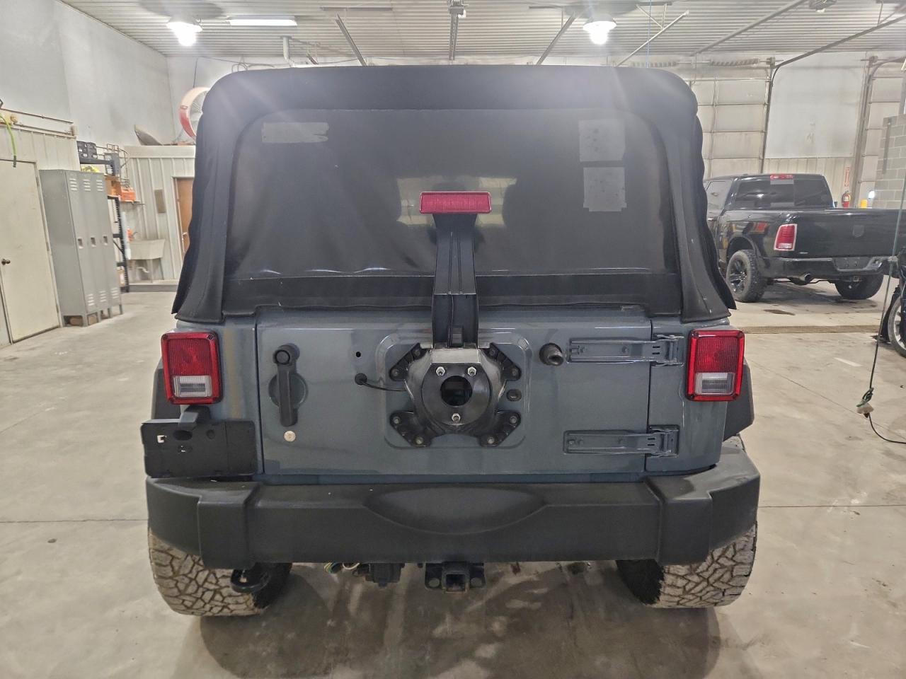 2015 Jeep Wrangler Unlimited Sport - Image 6