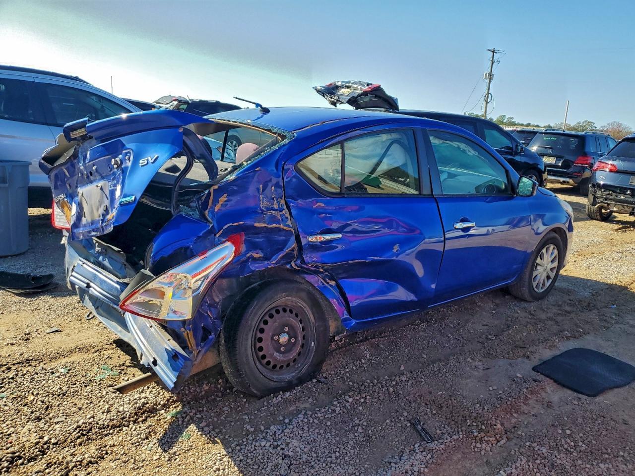 2016 Nissan Versa S - Image 3