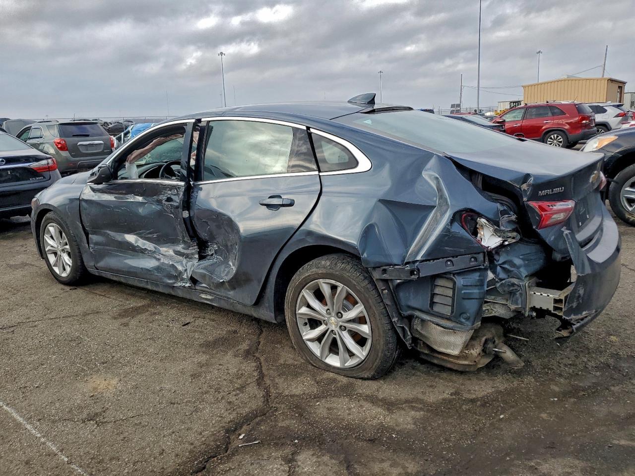 2020 Chevrolet Malibu Lt - Фото 2