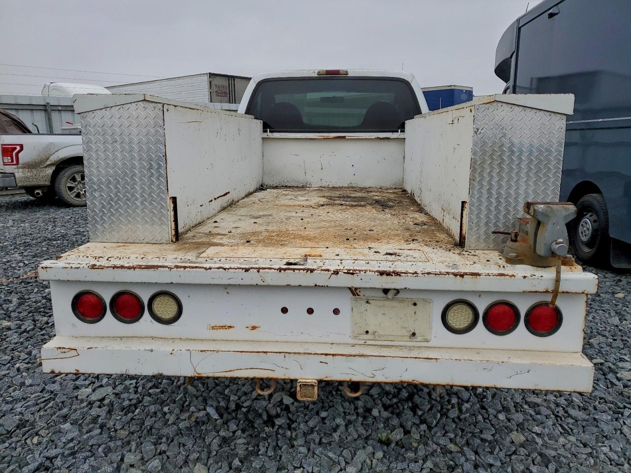 2005 Ford F250 Utility / Service Truck - Image 6