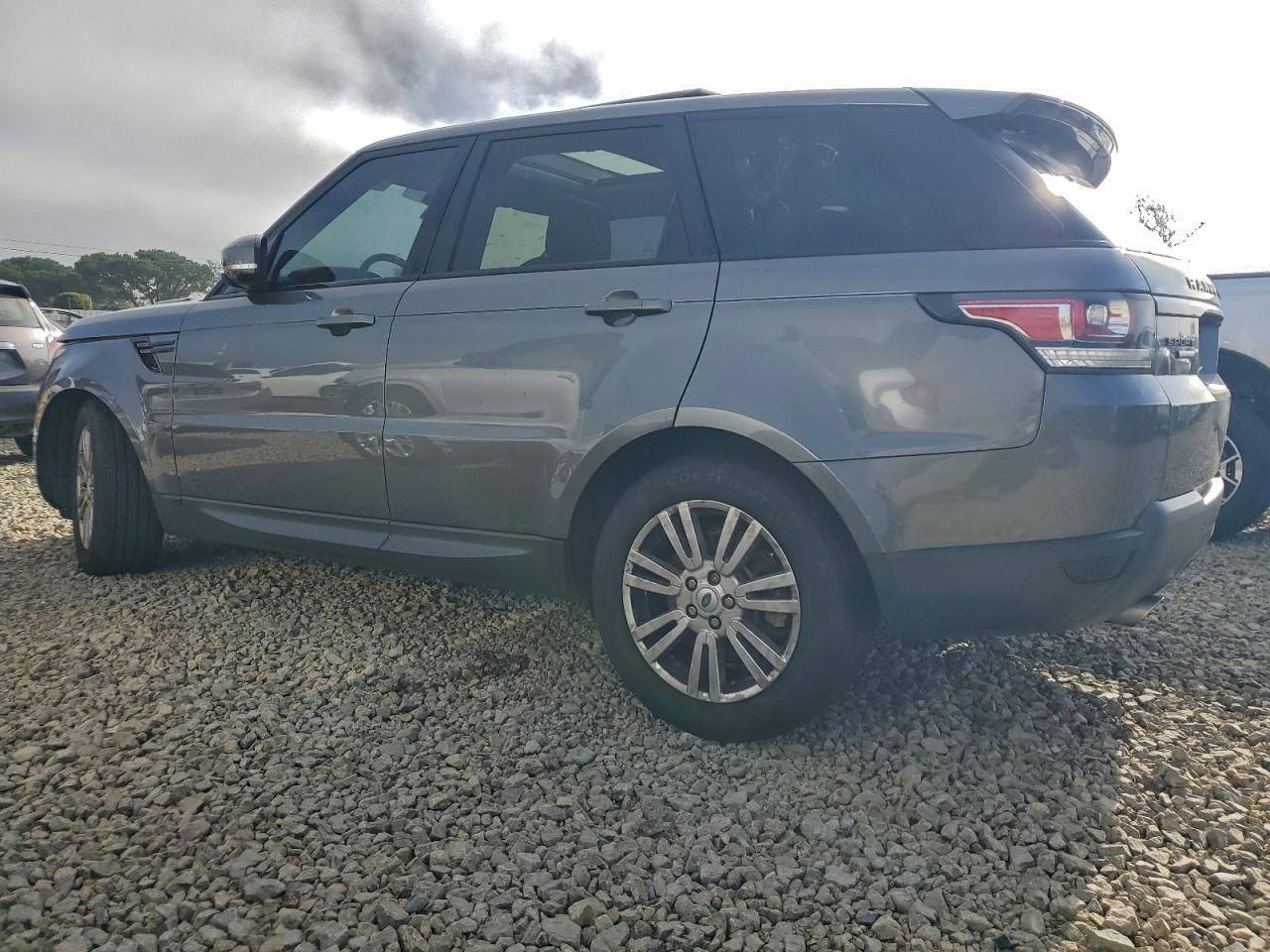 2017 Land Rover Range Rover Sport Hse - Image 2