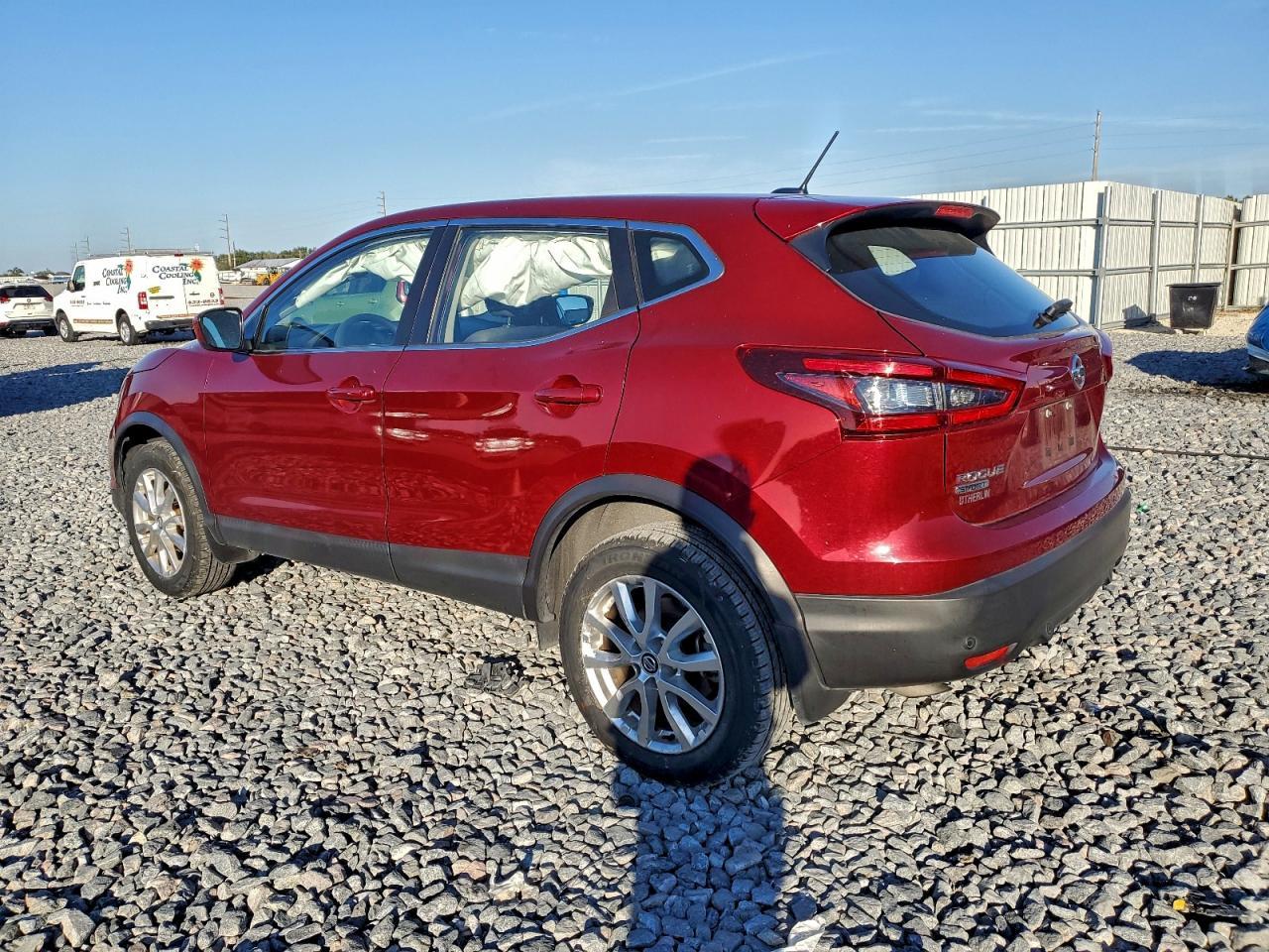 2021 Nissan Rogue Sport S - Фото 2