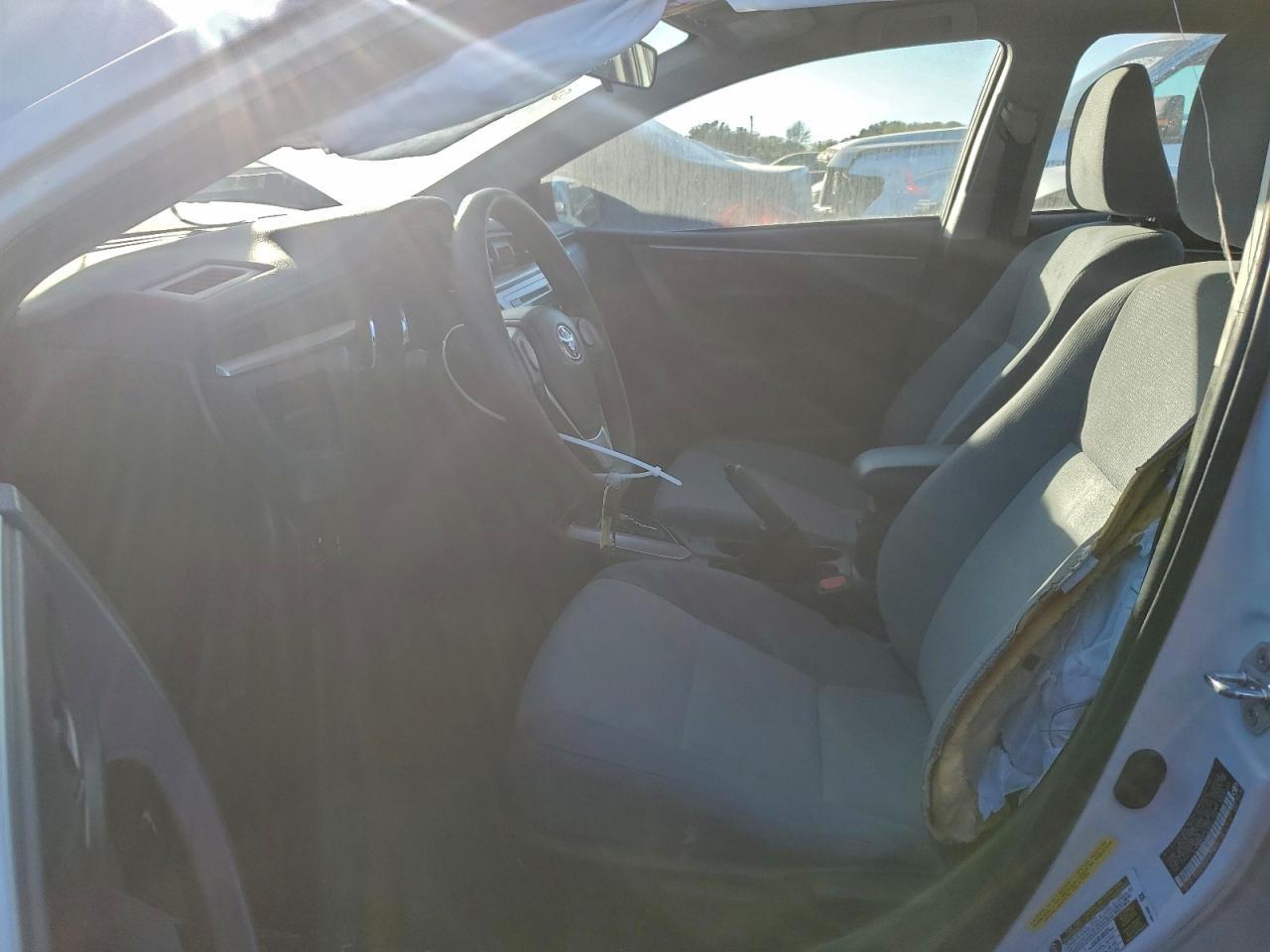 2015 Toyota Corolla L - Фото 7