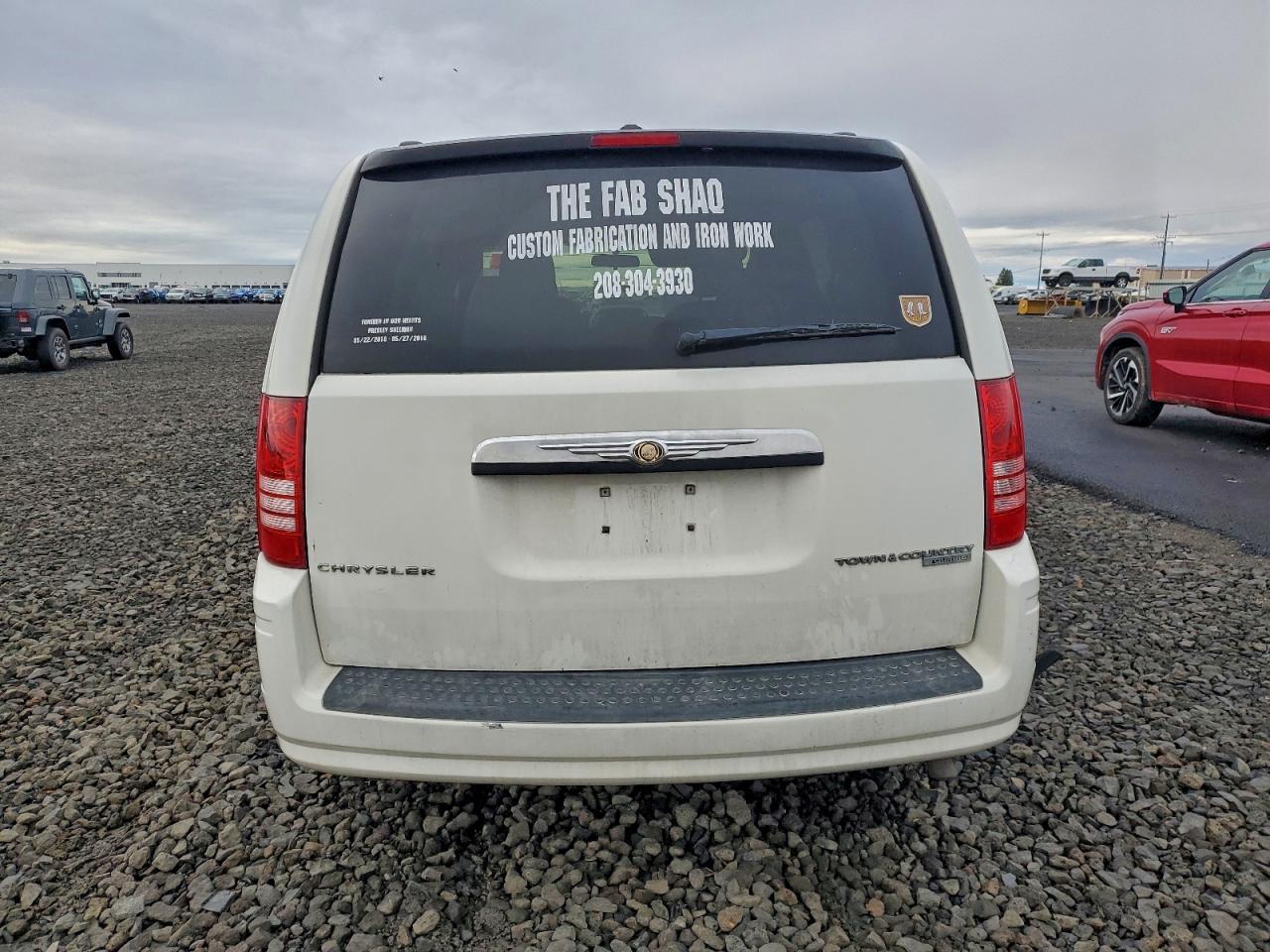 2010 Chrysler Town & Country Touring - Фото 6
