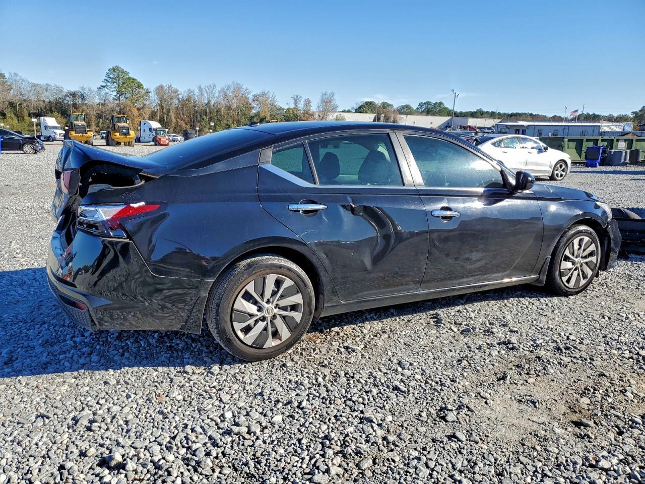 2019 Nissan Altima S - Фото 3